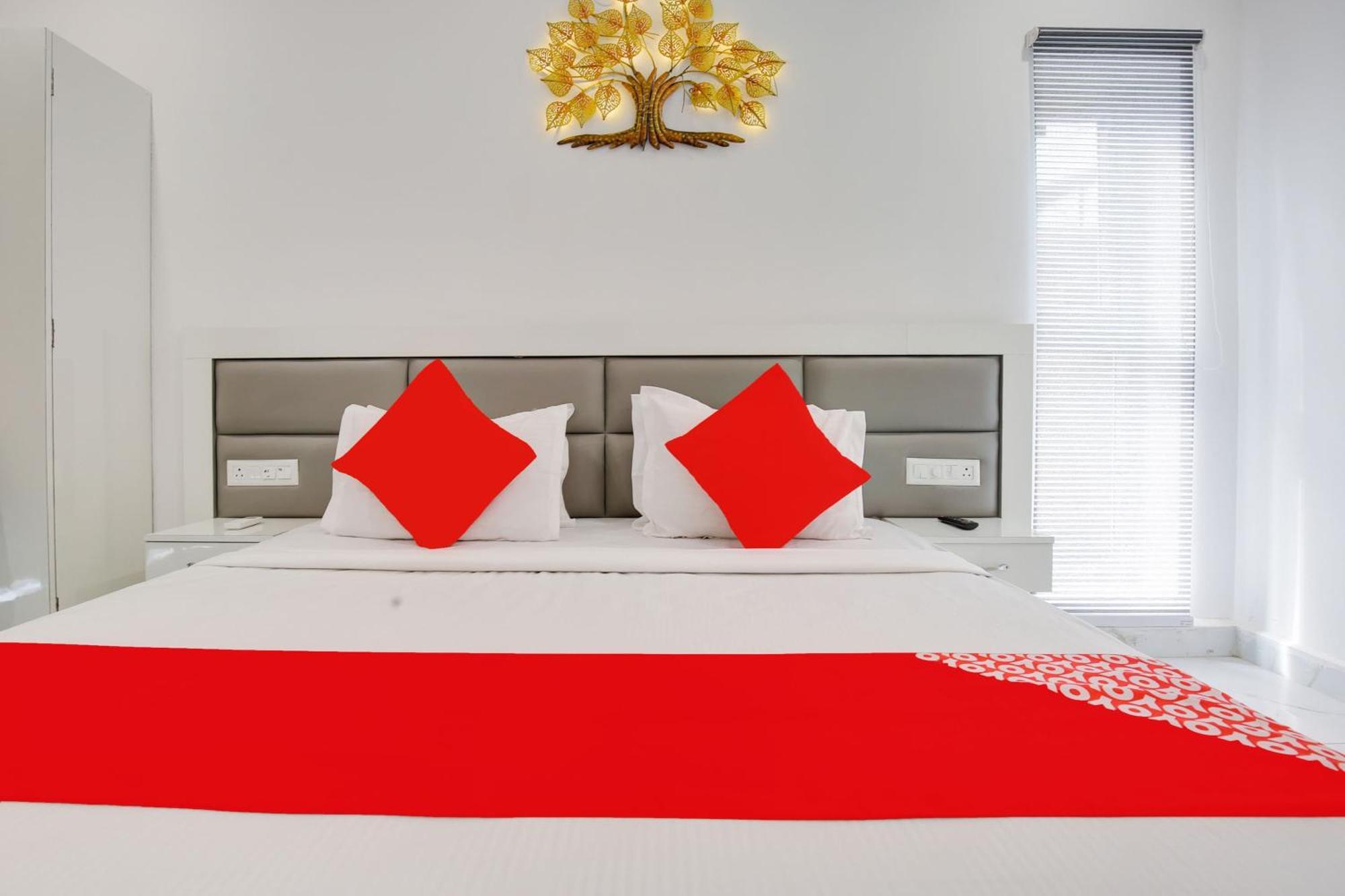 Hotel O Sky White House Лудхиана Экстерьер фото