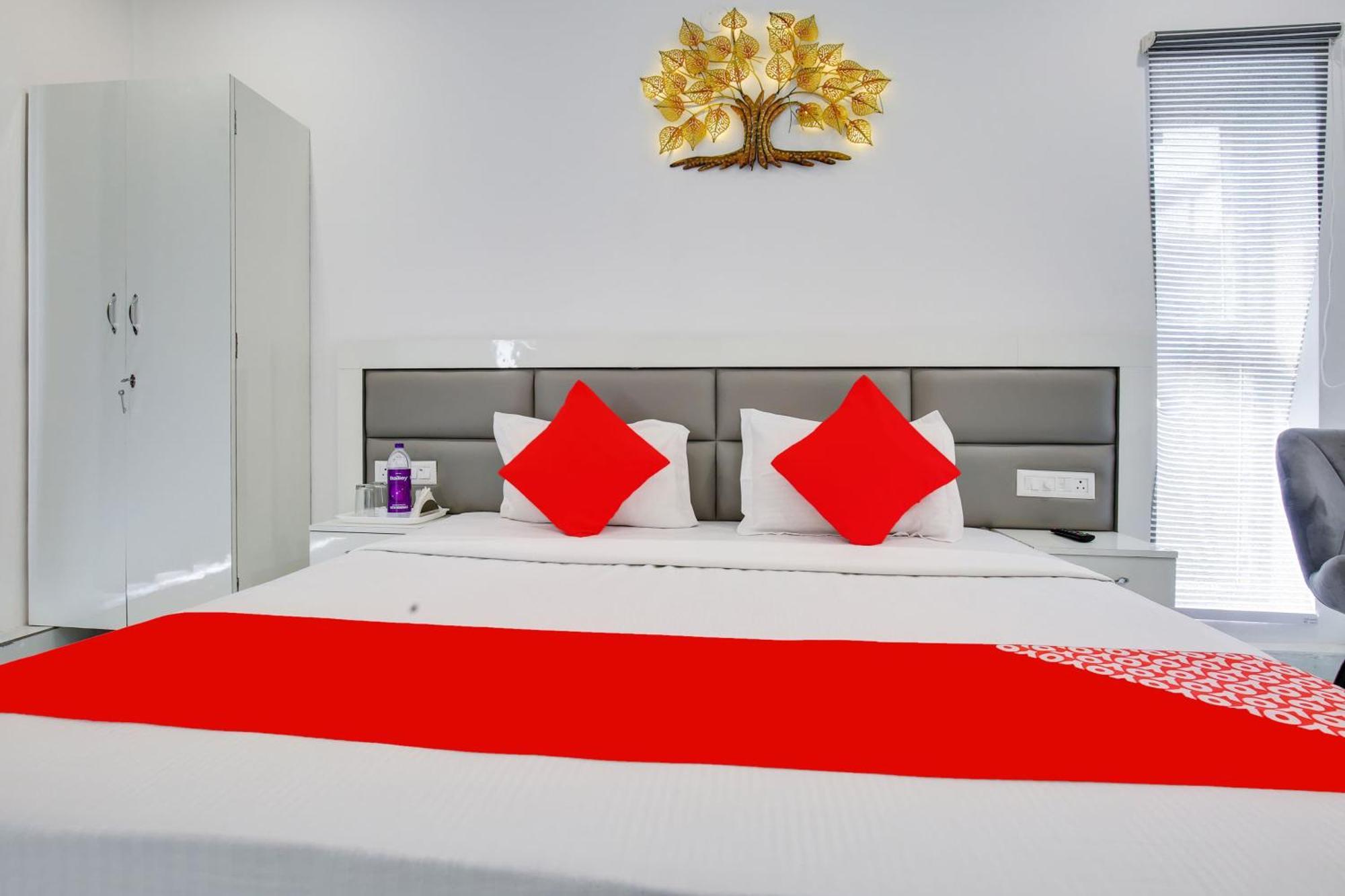 Hotel O Sky White House Лудхиана Экстерьер фото